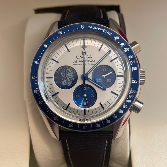 Omega Speedmaster 50th Moon Watch Apollo Snoopy replica. Box and bag. - Picture 1 of 3